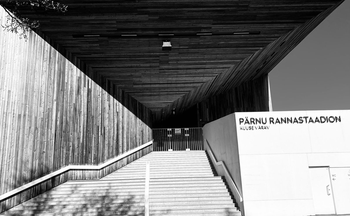 stonesof_life2's tweet photo. Entering the wooden void #parnu @visitestonia #photography #NFT https://t.co/NkImtSbapx