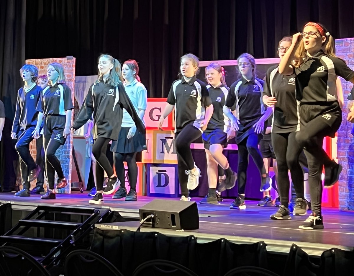 BohuntWorthing's tweet photo. ‘𝕋𝕙𝕖 𝕓𝕠𝕠𝕜𝕤 𝕥𝕣𝕒𝕟𝕤𝕡𝕠𝕣𝕥𝕖𝕕 𝕙𝕖𝕣 𝕚𝕟𝕥𝕠 𝕟𝕖𝕨 𝕨𝕠𝕣𝕝𝕕𝕤 𝕒𝕟𝕕 𝕚𝕟𝕥𝕣𝕠𝕕𝕦𝕔𝕖𝕕 𝕙𝕖𝕣 𝕥𝕠 𝕒𝕞𝕒𝕫𝕚𝕟𝕘 𝕡𝕖𝕠𝕡𝕝𝕖 𝕨𝕙𝕠 𝕝𝕚𝕧𝕖𝕕 𝕖𝕩𝕔𝕚𝕥𝕚𝕟𝕘 𝕝𝕚𝕧𝕖𝕤’  a sneak peek from final rehearsals. 3 days to go! #Matildathemusicaljr 💡📸 🎬 https://t.co/AGuH9h9azc