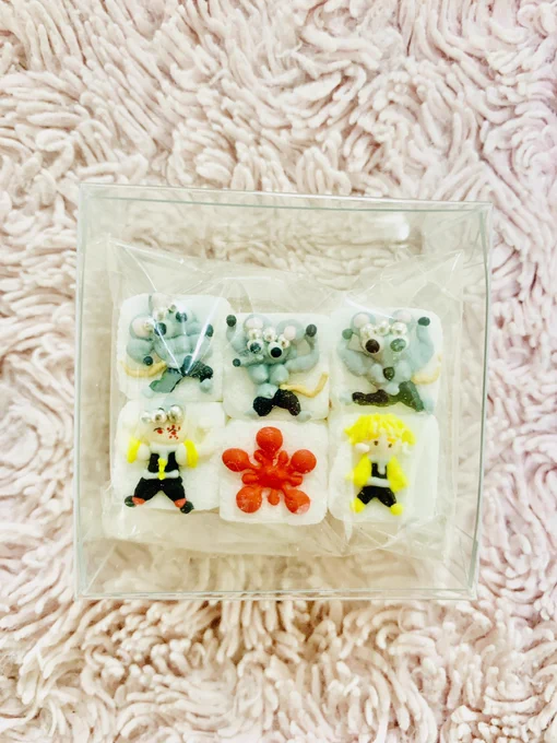 ママンさん( )からまたアイシングの芸術作品を頂いちゃいました今度はモチーフクッキーまでほんっとーッに可愛いので良かったら拡大して見てみてください角砂糖アイシングには大正もいます 