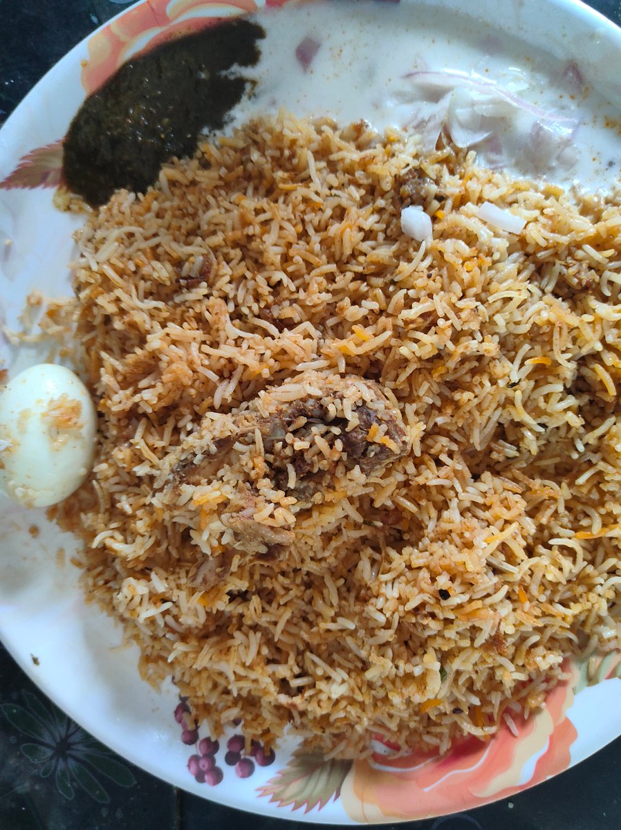 Appaavi3_0's tweet photo. Saaptachu 😍...apadiye Netflix pakkam othunguvom https://t.co/gBjZiqWNcN