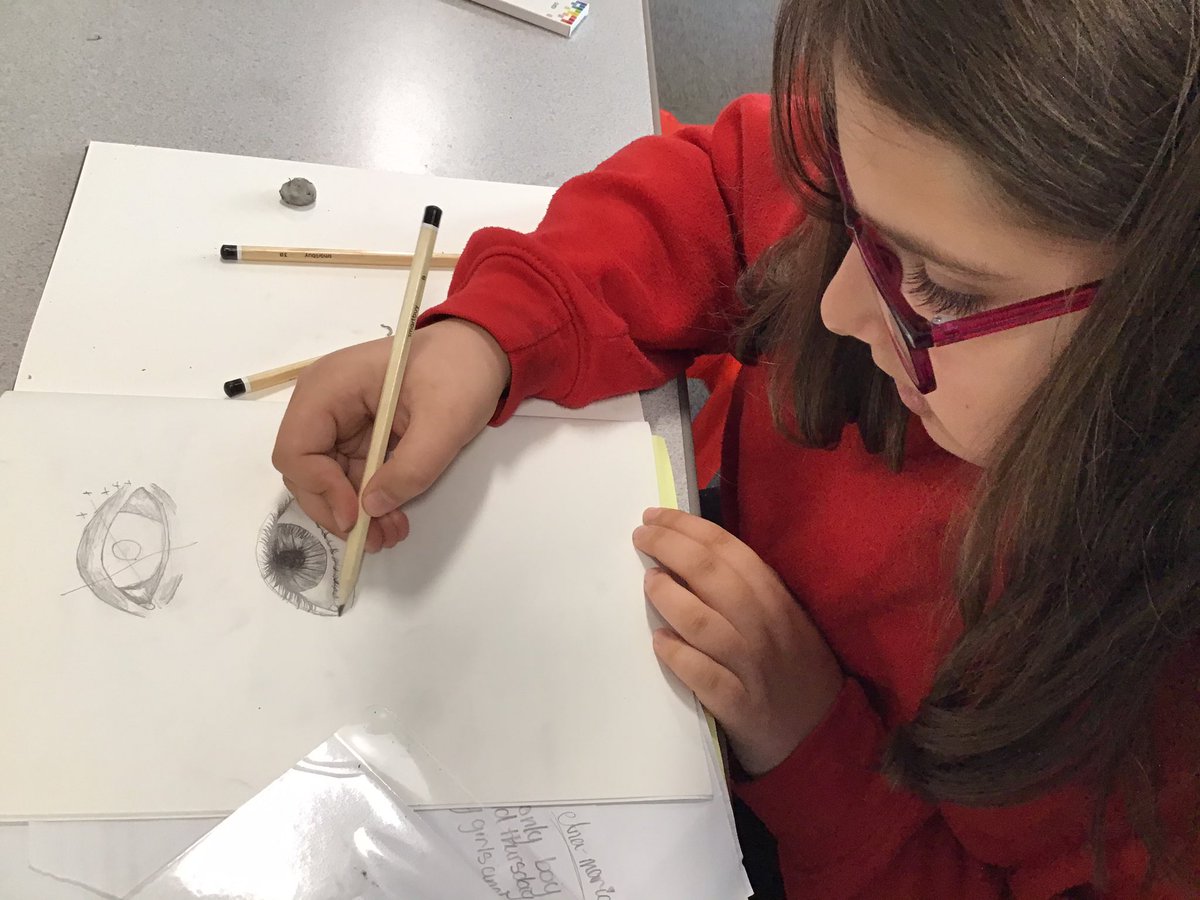 Miss_GohilKMPA's tweet photo. In Art week, we learnt in-depth sketching techniques in how to sketch different parts of the face ready to sketch the Queen for her Jubilee @kestrelmead #kestrelart #concentration #itsoktomakemistakes #practise https://t.co/hlhKjvD3Ai