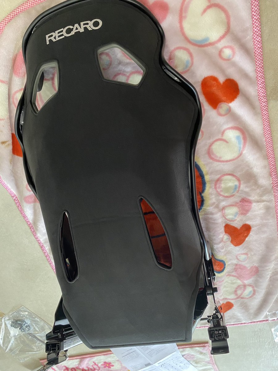 fxsb131endless's tweet photo. レカロシート仮組み完了🔧
あとは車に付けて調整して完成です😊
エンドレスのブレーキパッド類も下準備完了👍✨

#RECARO  #レカロ
#RMS  #シート　#バケット
#ＧＲ８６　#ハチロク　#ＺＮ８
#新型８６　#納車　#納車待ち
#ENDLESS  #エンドレス  
#MX72PLUS  #ブレーキパッド
#インナーシュー https://t.co/9vznOTZQJ5