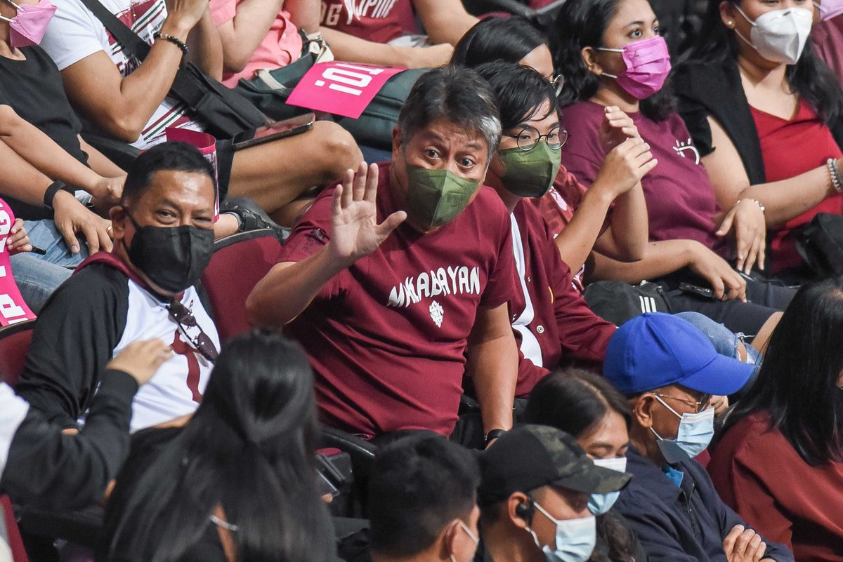 ABSCBNNews's tweet photo. LOOK: Sen. Kiko Pangilinan is spotted at the crowd of the #UAAPSeason84 Finals Game 1 between the University of the Philippines and Ateneo de Manila University. (📷: UAAP Media) | via Camille Naredo, ABS-CBN News https://t.co/UjRI8ERLQS