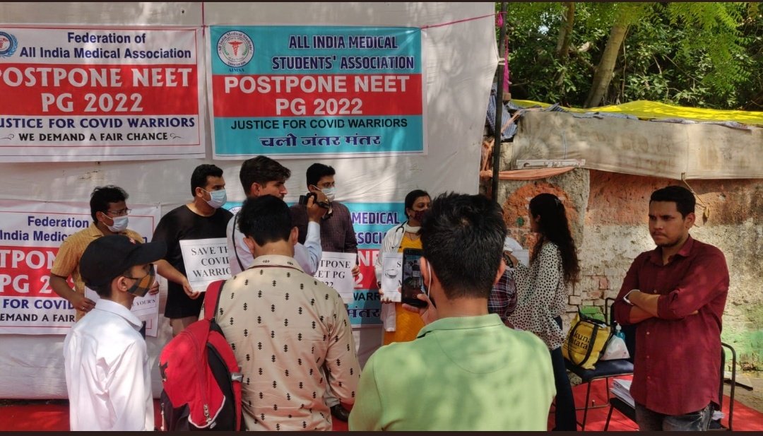 DrManjeet05's tweet photo. #POSTPONENEETPG2022_MODIJI
#justiceforneetpgaspirants
@PMOIndia @narendramodi @mansukhmandviya @NBEMS_INDIA @FordaIndia
"O CHAK DO PATTHO YAARO"
Come on Everyone. Let's stand with Fraternity.

Hurry Up, Just Wake up.

Give a Chance to yourself and Your junior Doctors.

COME ON💪 https://t.co/51DooVyMJn