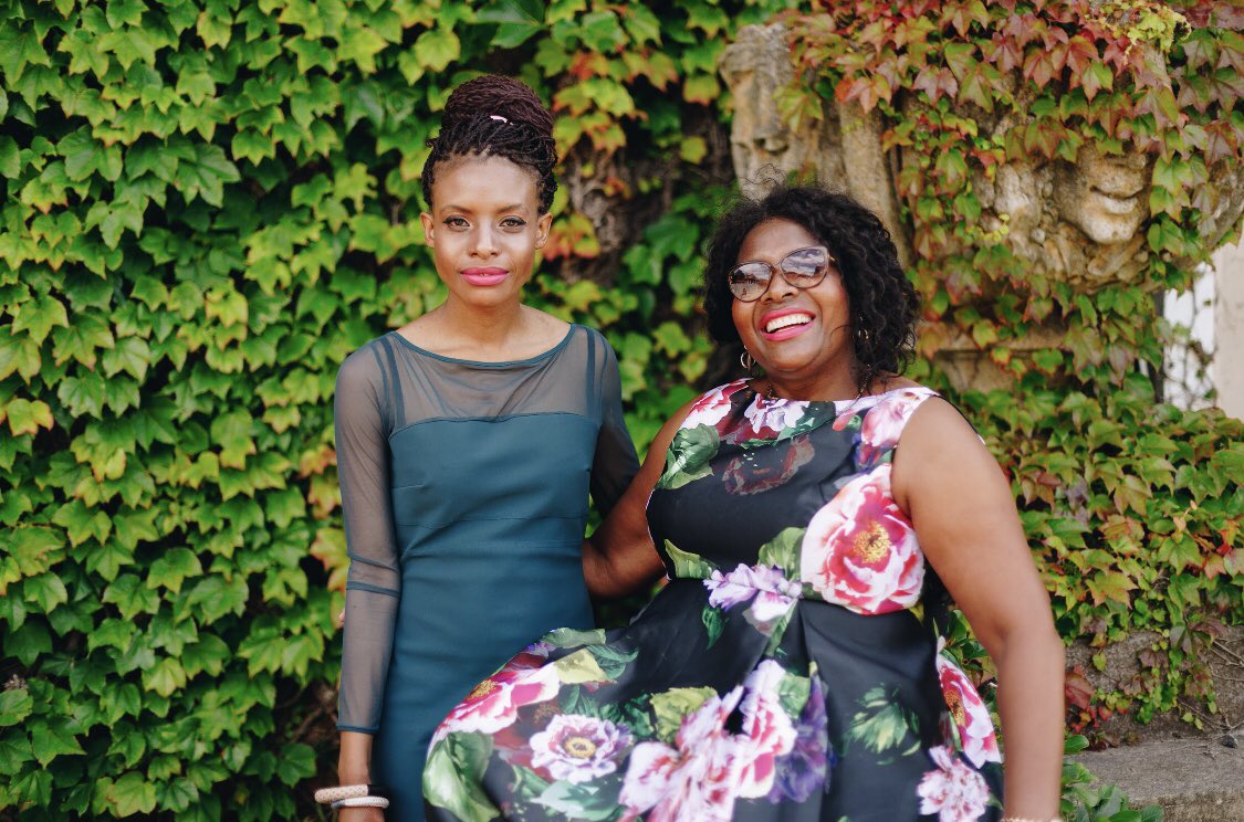 MolisanaRE's tweet photo. Happy Mother’s Day 🏡💕

Thank you for all you do. You are deeply treasured and you are the heart of our home 

@TsukieMolisana 
@TsepangMolisana 

#TeganSmithPhotography
#UCTGrad https://t.co/HXwZu0BEVq