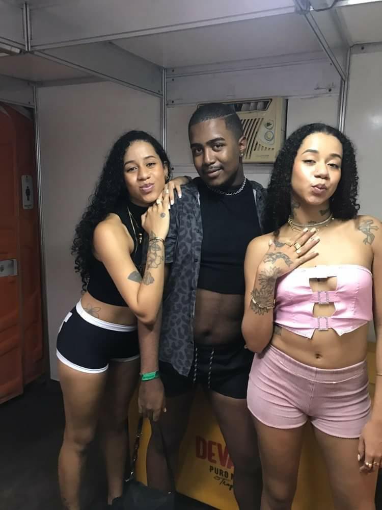 _joan_ne_'s tweet photo. O MELHOR SHOW DE TODA MINHA VIDA!!!!! AMO VCSSS ALÉM DESSA VIDA @Tashaokereke @tracieokereke https://t.co/XGf8wkDqwk