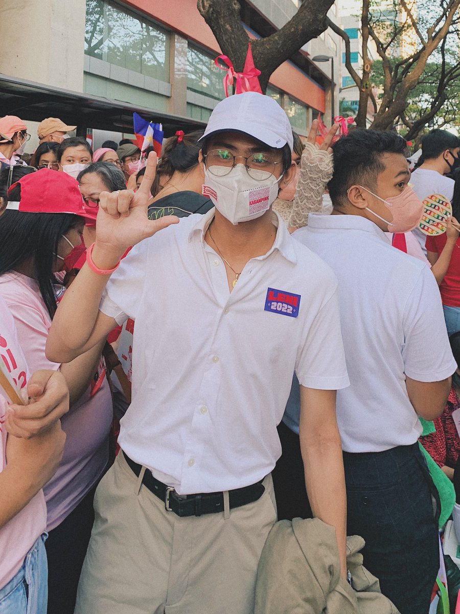 Mas radikal ang pagmamahal sa mga taong kayang tumindig. #Ipana7oNa10ParaSaLahat #MakatiIsPink