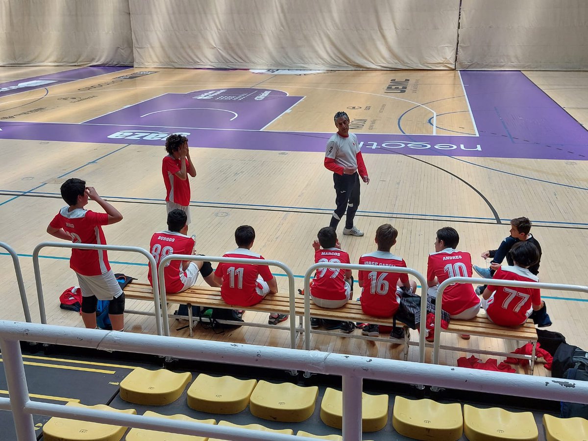 BMArroyo's tweet photo. Los infantiles jugaron su último partido de FMDVa.

#bmarroyo #basebmarroyo #deportecyl #fcylbm #estudiossigma #H20 #latablería #papeleríalaflecha #Maradú #HermanosGutiérrezContrucción #Marpel #Topmachine #Foyelsa #elaccesorio #arroyoaluchar https://t.co/Acntv4gFcO