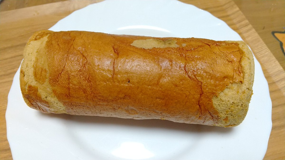 Ha10Channel's tweet photo. 母の日にロールケーキ作り

ちゃきーさんは眠そうです。 https://t.co/PIKIE84D44