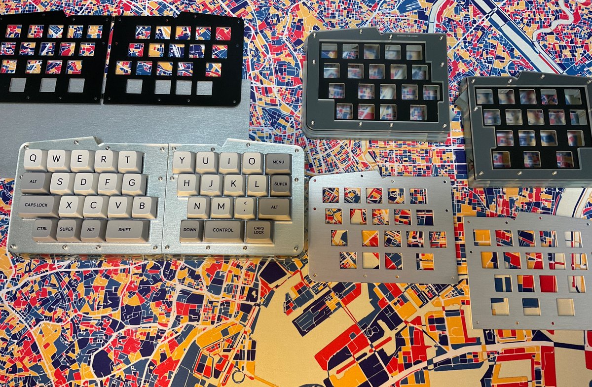 0002ozlet's tweet photo. Title:メタリック! メタリック!
Keyboard:cool936
Keycap:MDA Big Bone
Keyswitch:Oil King
Switch Plate:FR-4 with 3M DI-NOC Film, Aluminium 5754 – Brushed – Premium Finish(by Laserboost)
#KEEB_PD #KEEB_PD_R95 #自作キーボード #laserboost #cool936 https://t.co/bgP1K3MDrQ