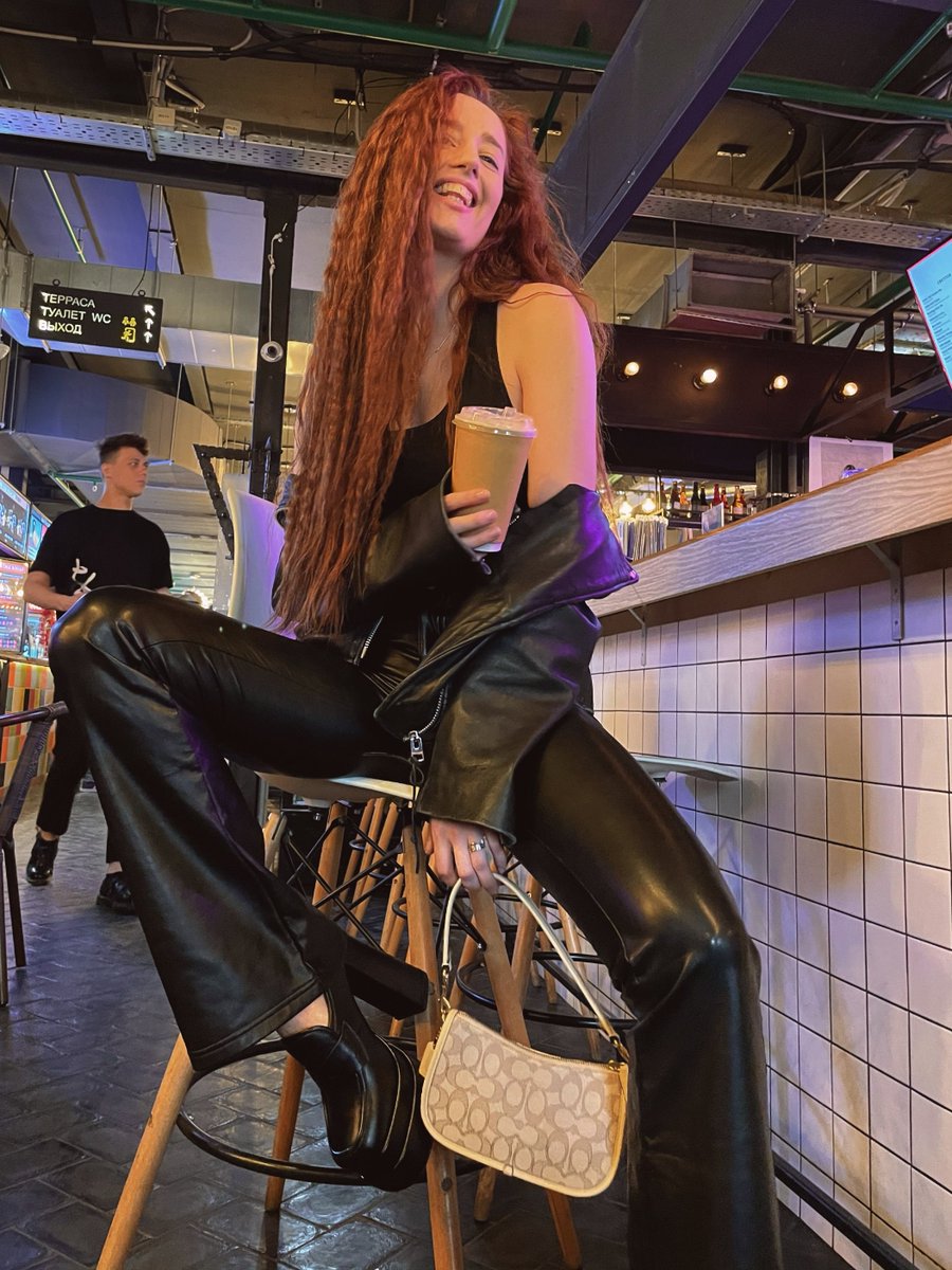 Alyona 🐈 tweet media