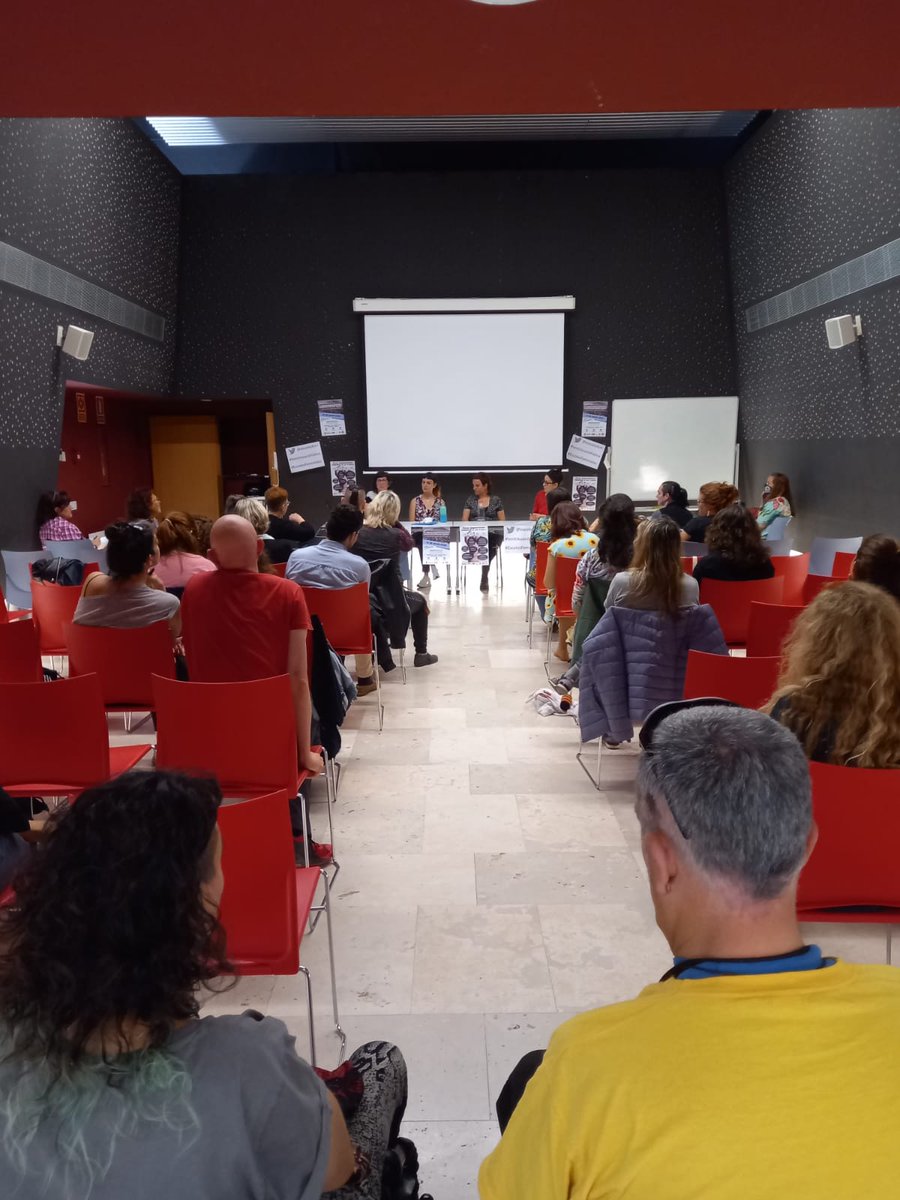 Ahir vam celebrar la Tercera trobada vers les escoles feministes. Va ser un dia meravellós ple de sabers, aprenentatges i complicitats. Res no hagués estat possible sense la comunitat de l'<a href="/AFAPacoCandel/">AFA Paco Candel</a>: mil gràcies per acollir aquesta trobada!!!