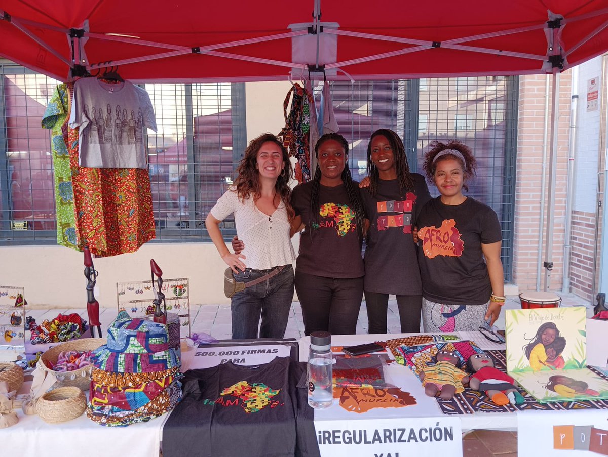 Afromurcia's tweet photo. Visibilizando los #afrocuentos 🙆🏽‍♀️🧑🏽‍🦰🧏🏾‍♀️📚y la cultura con #elviajedeilombe😊📚 y @makevuy con @FundacionCepaim https://t.co/AKKjxFS3oE