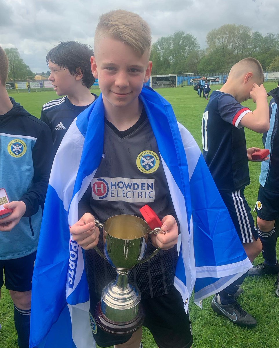 ahp_lee's tweet photo. 2009 division cup winner 🏴󠁧󠁢󠁳󠁣󠁴󠁿🏆 #proudmum #winners2022 https://t.co/KsHzg7RvLW