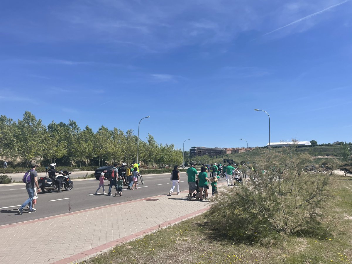 Caminar 🚶🏻‍♂️ juntos 
Caminar juntos 🚶🏻‍♂️ante los ataques a la #EducacionPublica en #Madrid 
.
.
#EducacionPublicaFEPenlucha
