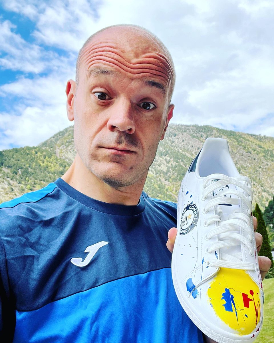ildelima6's tweet photo. Merci “bymigloo” Damien Miglietta 🇦🇩🇫🇷🎨👟⚽️🤩😘 #andorra #france #bourdeaux #bymigloo #custom #weareandorra #guinnessworldrecord https://t.co/1XNeqF9rEA