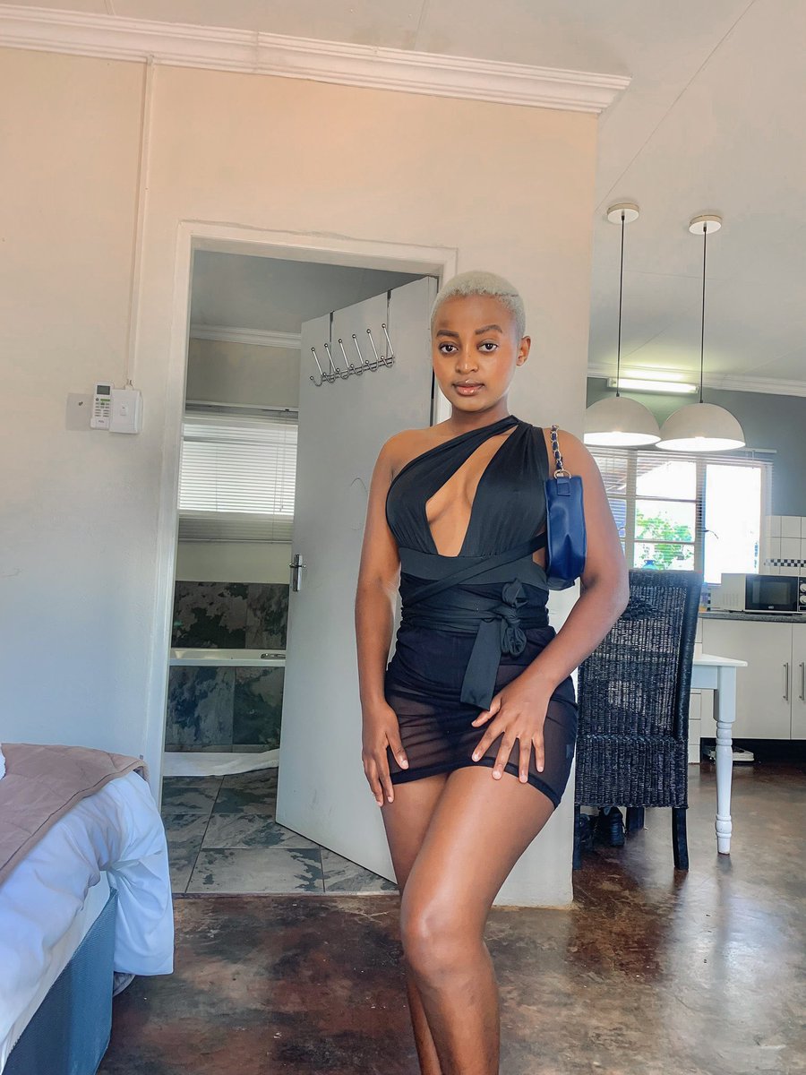 phuti1998's tweet photo. Give me a nice nickname 🥺♥️ https://t.co/UH3UM4G87b