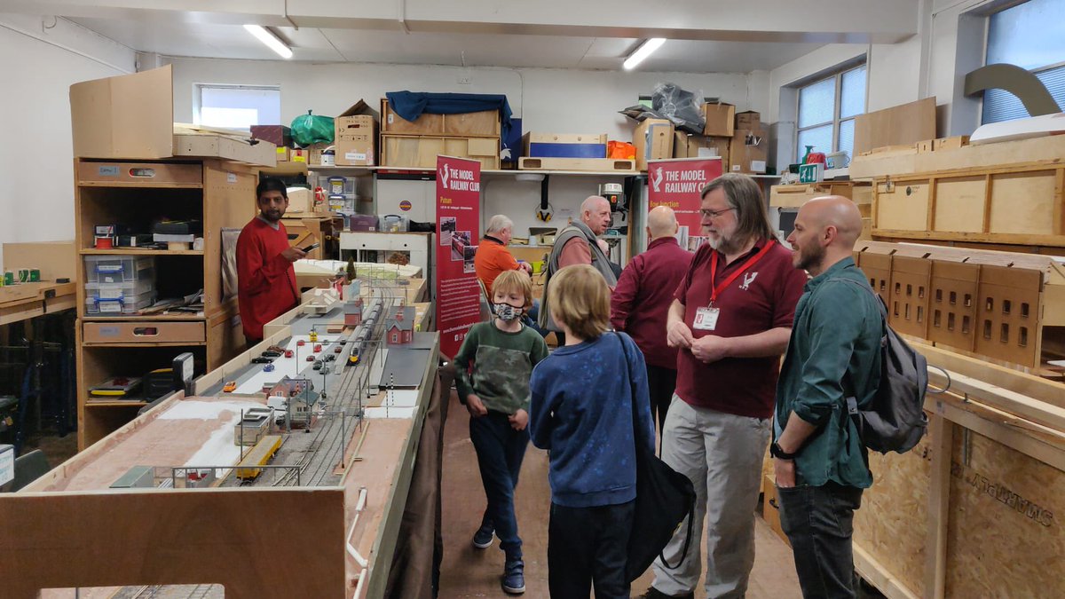ModelRailClub's tweet photo. Doors are open and plenty to see at our Open Day today. If you’re near King’s Cross, why not stop by before 4? https://t.co/1R2YDzpLHC https://t.co/DTqfp3NSSm
