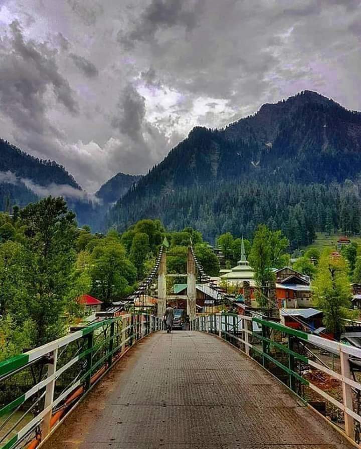 PakistanScene's tweet photo. Sharda Neelum Valley AJK ❤️
Explore The Heaven With Us
Explore The Nature With Us
#Sharda #ShardaUniversity #Neelum #NeelumValley #kashmirvalley #kashmirtourism #kashmirbeauty #Kashmir #neelumtrekkersclub https://t.co/P61ZsVPJgv