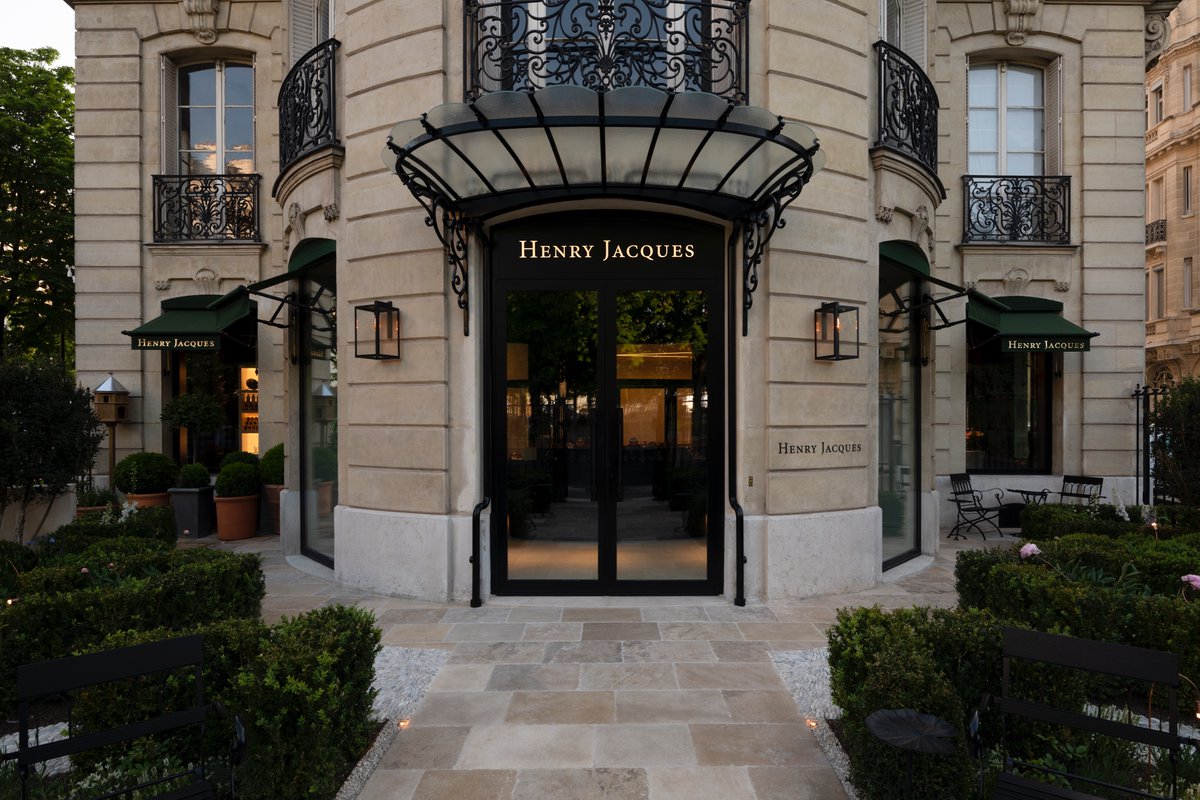 HJParfums's tweet photo. Henry Jacques et la Haute Parfumerie arrivent sur l'avenue Montaigne.
#HauteParfumerieVivante https://t.co/0RgMa5zW5B