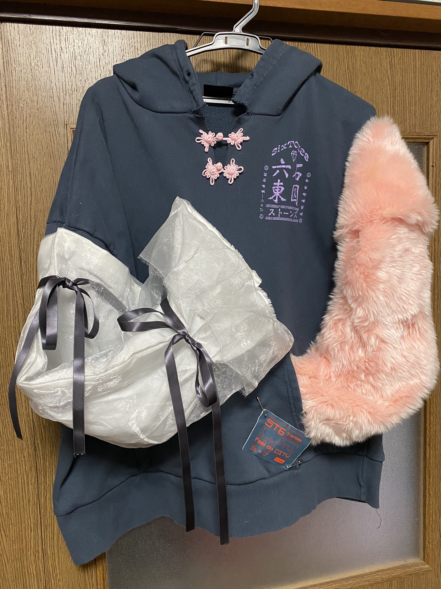 SixTONES グッズ まとめ売り Tシャツ パーカー バッグ 41dDhYGJMzL._AC_SY350_QL65_.jpg