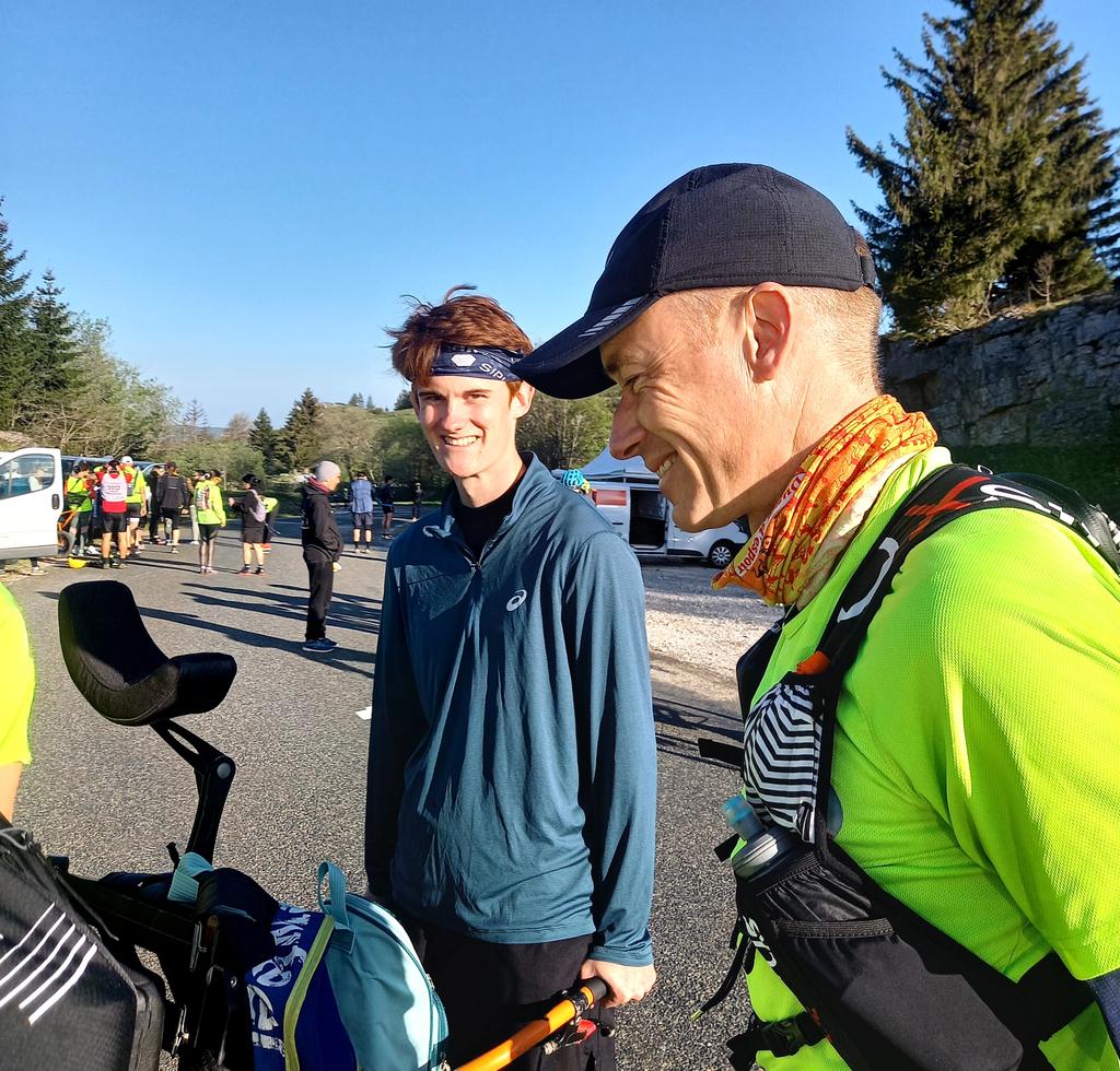 💪  Il en a dans les bras ! Théo de <a href="/centralesupelec/">CentraleSupélec</a> au <a href="/Raid_CS/">Raid CentraleSupelec</a> qui a fait son baptême de #Joëlette avec l'association #dunesdespoir 💛 .
#SportHandicap #Inclusion #jeunesse #RaidCS2022 #sequania