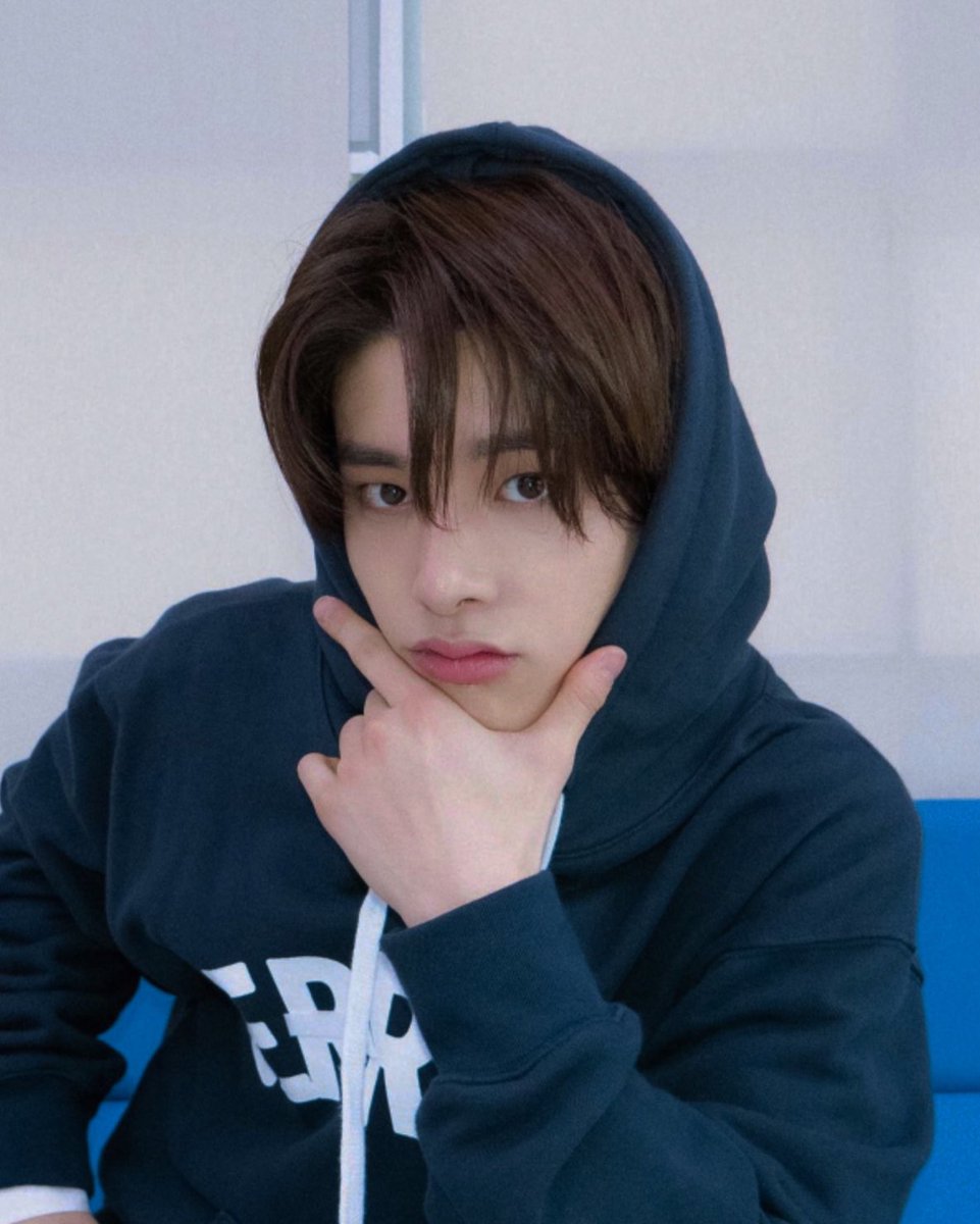 LEEPELIKS's tweet image. — rio with (hindi ko kilala) 

#ENGENESelcaDay #ENSD #JAKE #ENHYPEN_JAKE @ENHYPEN_members