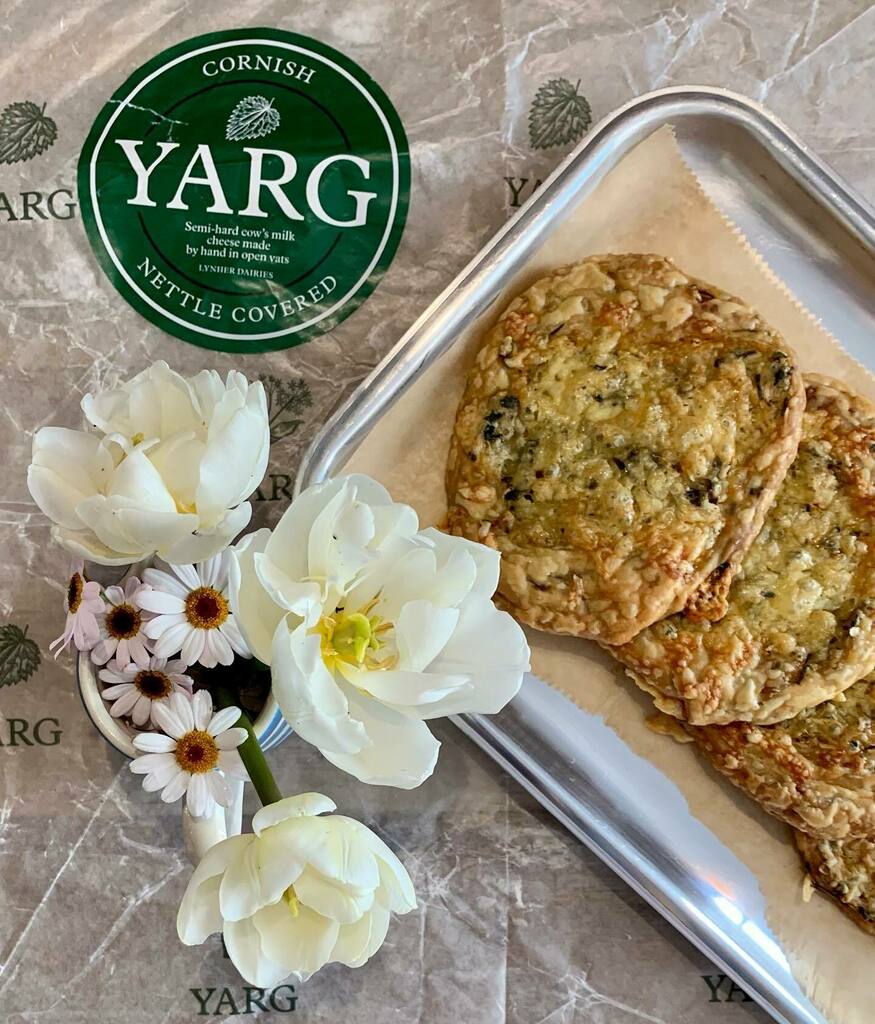 thecopperspoon's tweet photo. Cornish Yarg and chive whirls π§ π±
.
.
.
#cheesetwist #cheesewhirls #cornishcheese #cornishyarg #marazion #cheeseandchive #localcheese #allthecheese https://t.co/nunZ7Idy7G https://t.co/xReaeDu0Km
