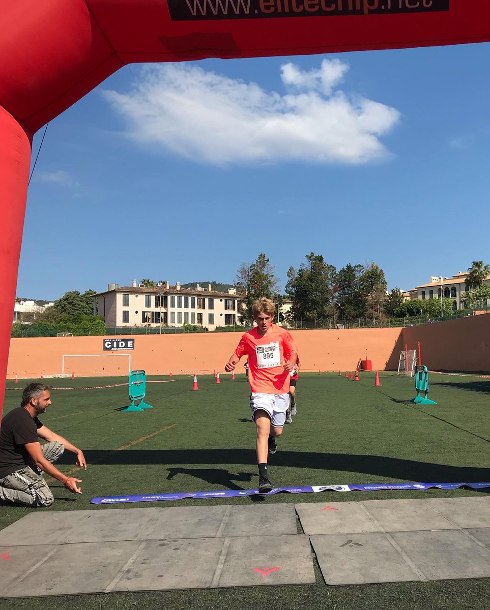 CIDEcooperativa's tweet photo. A la nostra escola hem gaudit de la 8a Cursa Cooperativa Cide amb més de 850 inscrits. Ha estat un dia per fer esport i fer comunitat tots junts. Estem molt contents de poder tornar a participar d'aquesta gran festa junts. @CooperativaCIDE #somcide https://t.co/LYPyerJ9oQ