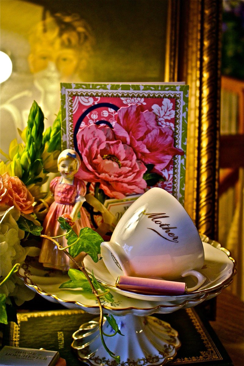 LindaPDIB's tweet photo. What a beautiful, blessed Sunday morning! Happy Mother's Day to all who mother. Today, we celebrate you who love, protect, comfort & guide us.
☕️ "TEA is how I love people." ~Summer Kinard
#PinkDaysInBloom #GrowingHope @VictoriaMag @TeaTimeMag https://t.co/YDBvIR0vGV