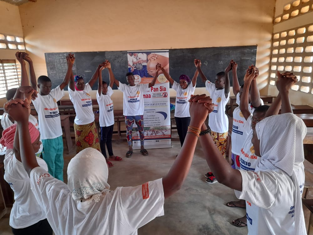 Asso_Barika's tweet photo. Le #réseautage pour dynamiser les actions de promotion du Droit à la #Santé_Sexuelle_et_Reprodictive des Adolescent.e.s et Jeunes.
Ces jeunes sont pleins d'aspirations, de rêves et méritent d'être accompagnés où qu'ils soient.🤩
#TEDIJO #STOPGND #STOPVBG
Thank @CARE Bénin/Togo https://t.co/a1BiUpabVg