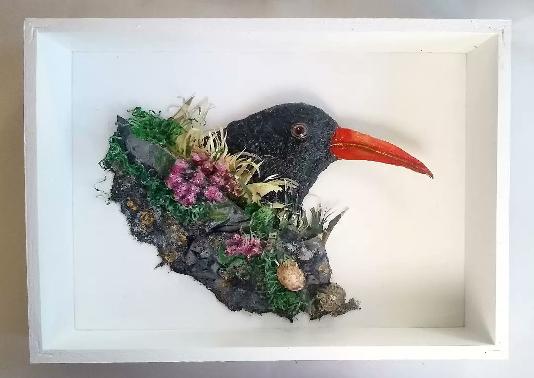 BlakewayRachael's tweet photo. "I see you ...." ( No 2) chough #recycledart #recyclingpaper #recyclingtin #recyclingplastic #reducereuserecycle♻️ #mixedmedia #chough #crowfamily #birdsofinstsgram #welshart @Welsh_art https://t.co/tSr4rgTntX