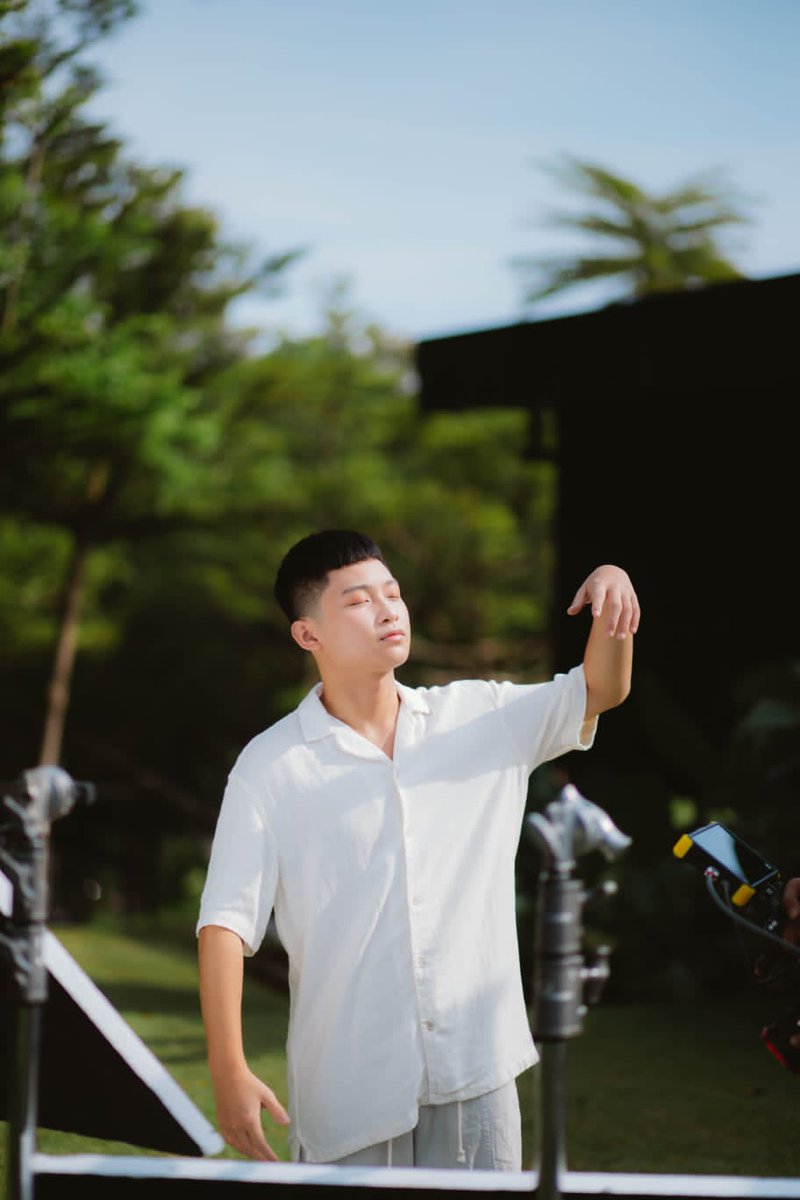 SMN_Channel's tweet image. 𝘔𝘦𝘯𝘢𝘳𝘪 𝘥𝘢𝘯 𝘮𝘦𝘭𝘶𝘬𝘪𝘴 𝘥𝘶𝘯𝘪𝘢
𝘔𝘦𝘮𝘣𝘦𝘳𝘪 𝘮𝘢𝘬𝘯𝘢 𝘤𝘪𝘯𝘵𝘢
𝘒𝘪𝘵𝘢 𝘳𝘢𝘩𝘢𝘴𝘪𝘢 𝘴𝘦𝘮𝘦𝘴𝘵𝘢 🤍

Are You Ready? 13.05.2022
@realsamuelcipta

#SamuelCipta #AkuKamudanSemesta #ComingSoon