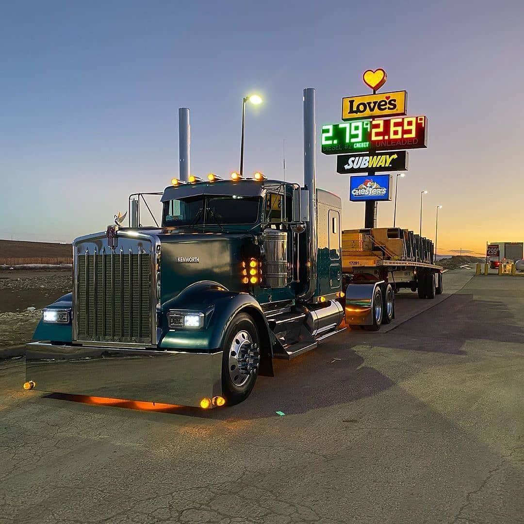 truckerglobal01's tweet photo. RT
What do you think of this? 🤔😅💪
#trucker #trucking #truckspot #trucdriver #sundaytimes #SaturdayMorning #SaturdayMotivation #Saturdaytime https://t.co/Ff7NcTxRng
