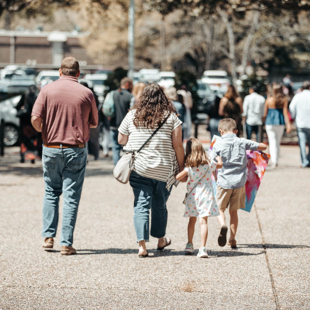 HoustonsFirst's tweet photo. Happy Mother's Day! 🌺 We can't wait to worship with you today! Join us at 9:15a, 11a, or 5p as we continue our journey through the Wisdom of Solomon with a message based on Proverbs 31:25-31.
#MothersDay #wisdomofsolomon
#houstonsfirst #houstontx https://t.co/jxACEMcJMS