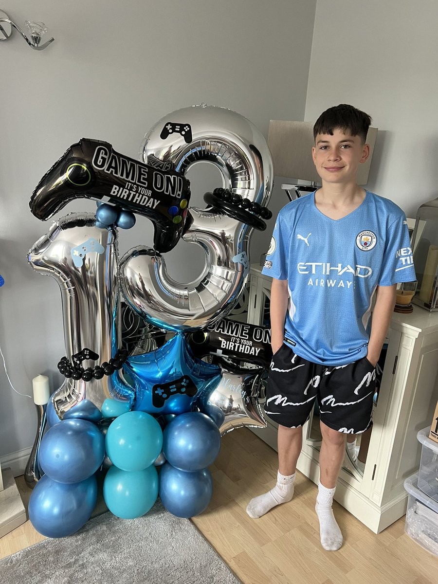 CarsonAmz1407's tweet photo. Another teenager in the house @SCarsonOfficial  happy 13th birthday Harley scott we love you millions 💙💙💙 https://t.co/KsH0YVNETP