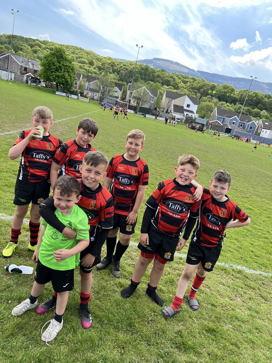 Glynneathu11s's tweet photo. Season over 🏉 good close game against a good Tonmawr side. #rugby @Glynneathu11s @glynrfc https://t.co/pXd6CE6loK