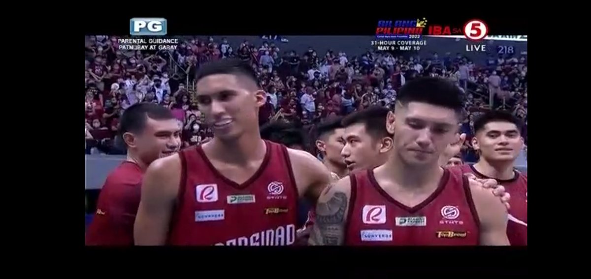 carlzeus_'s tweet photo. ZAV PULLED JAM3S SP3NC3R BESIDE HIM IN HIS BEST PLAYER RECOGNITION!! SPENCER IS CLUTCH! WE ARE ONE WIN AWAY FROM DETHRONING ATENEO! ATIN 'TO!!!!!! #UPFight #UAAPFinals #UAAPSeason84 https://t.co/Cu3revV0Gh