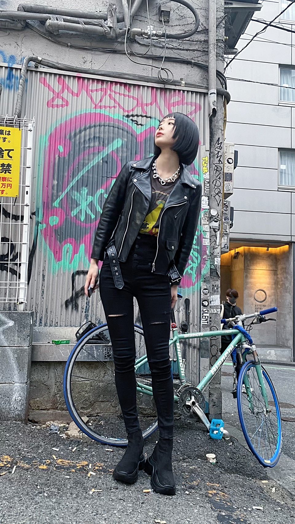 あの ついにスキニーを履いてしまいました スタイリングの為だけに前髪が短くなることをよしとした良い子の日のぼくです T Co K2eex4ao5g Twitter