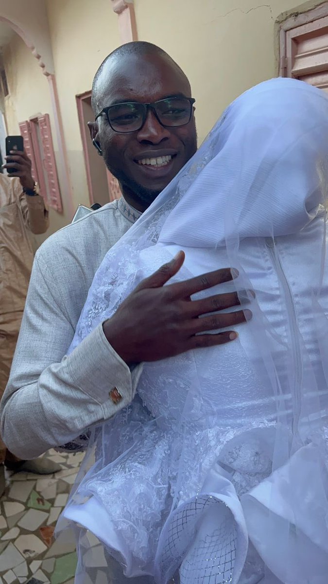 datydiop's tweet photo. Devant Dieu et devant les Hommes, On a décidé de s’unir pour la vie.
 بارك الله لنا وبارك علينا وجمع بيننا في خير. 
#couplediop vous salue
#Alhamdulillah https://t.co/xLmHM8E1e3