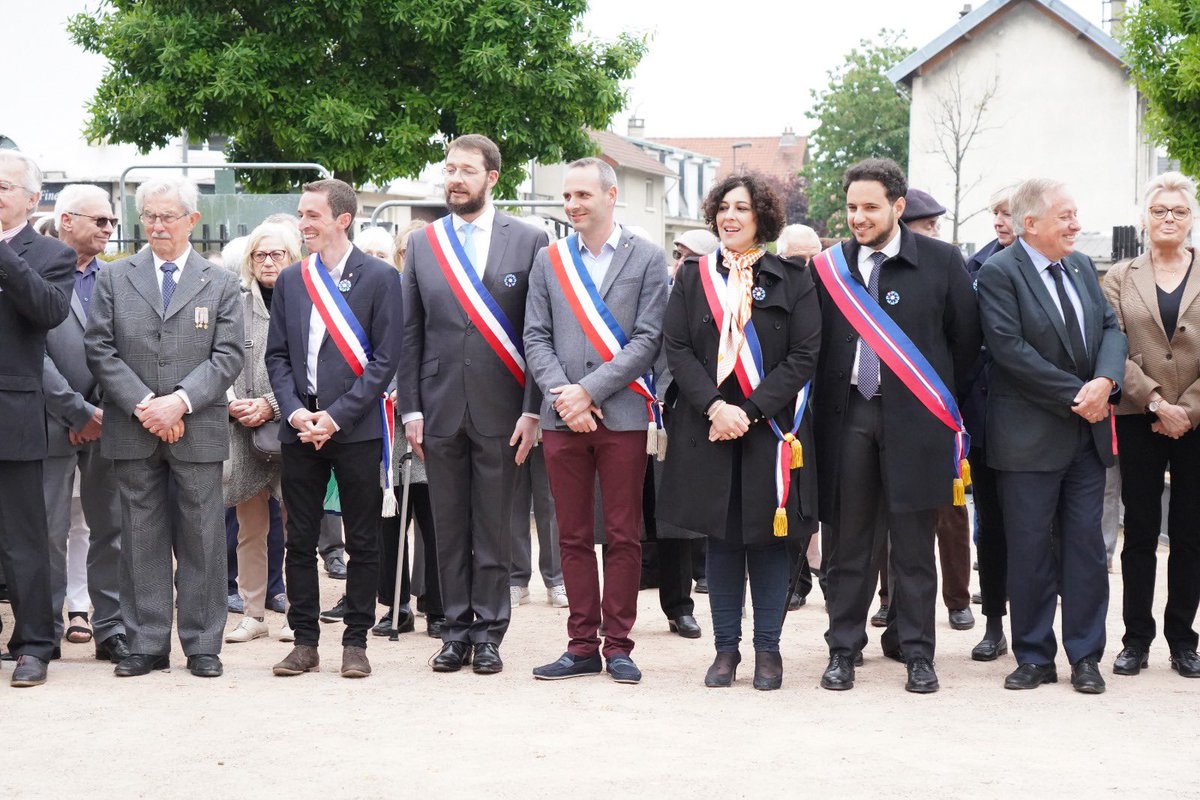 chatillon92320's tweet photo. 🇫🇷 #Châtillon commémore le 77ème anniversaire de la victoire du 8 mai 1945. ⤵️ https://t.co/cmHV4lZtJ6