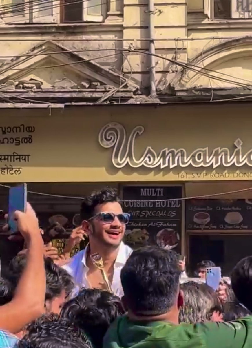 showscosmo's tweet photo. The universe is on its knees!!! 

HE IS MADE FOR LOVE AND LOVE ONLY. 

BADASS WINNER MUNAWAR 
#MunawarFaruqui https://t.co/RQU7x876f2