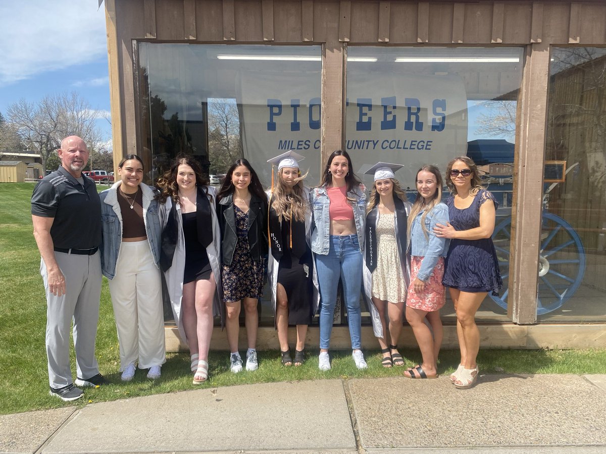 Happy day for graduation. Thank you for all your hard work and efforts. “WE DO” <a href="/FluteGabby01/">Gabrielle Flute Player</a> <a href="/mollycockburn_/">Molly Cockburn#11</a> <a href="/kelbeedenham/">Kelbee Denham</a> <a href="/isaltenberger/">Isabel Saltenberger</a> <a href="/JasmineGro35/">Jasmine Grossman</a> Lalli G.