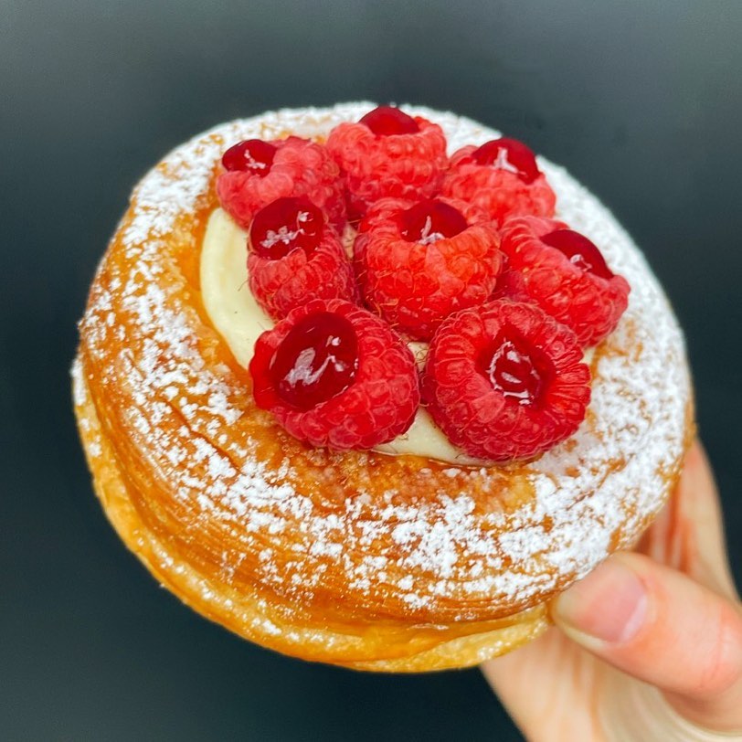 firstwefeast's tweet photo. Grab a raspberry cheesecake danish for someone sweet this weekend 💕 

📸: lowereeeatsside
📍https://t.co/czv5ogSo6i https://t.co/nqCWAra8bT