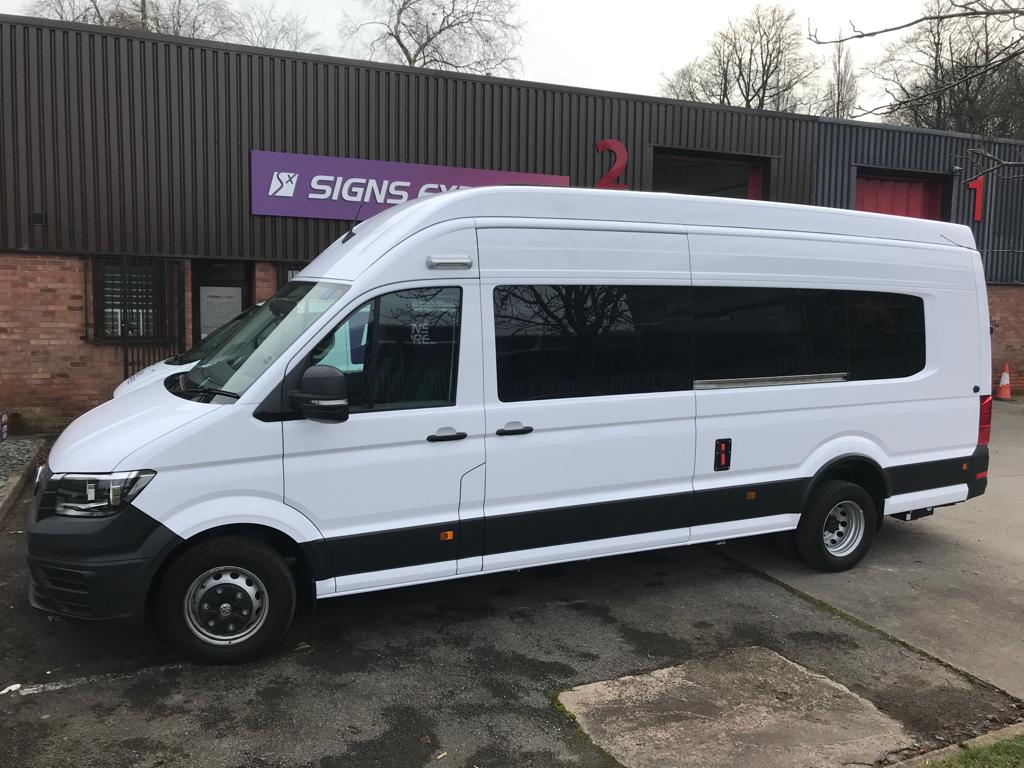 SXMacclesfield's tweet image. A full body wrap for Minibus Options, this white vehicle is a colour change from blue to white! 

#VehicleGraphics #VehicleWraps #MinibusGraphics #Cheshire