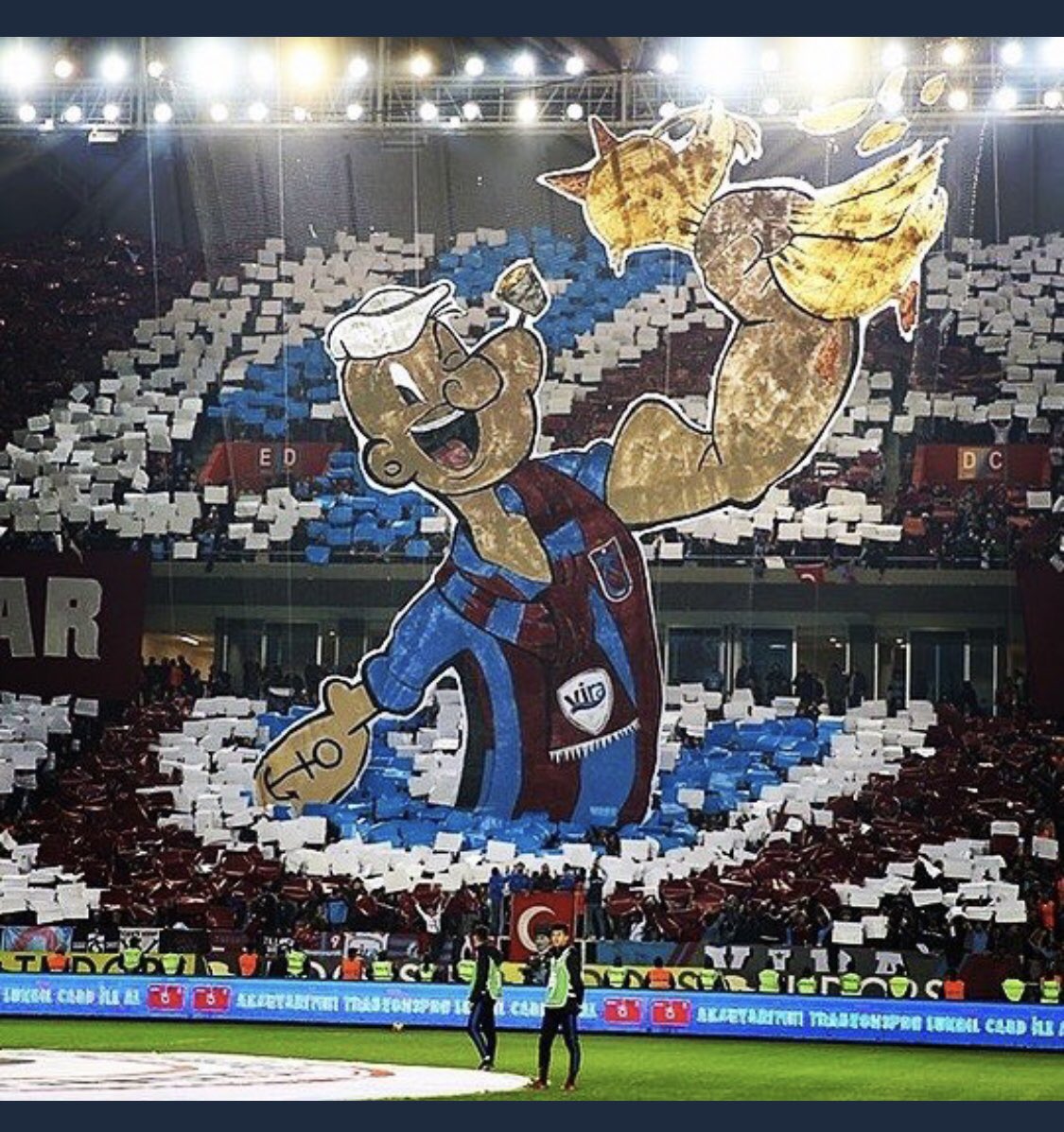 Şu anda kulupte keyfim yerinde ağlasanda seni duymuyorum aliiiiiiii 🔴🔵 <a href="/Trabzonspor/">Trabzonspor</a> #İstanbul #anadolu