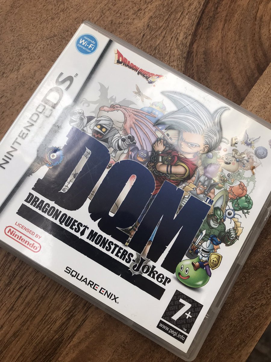 Je suis allé à une Brocante gaming prêt de Rennes aujourd’hui j’ai acheter un t-shirt star wars beaucoup trop stylé 
Et je suis retombé sur cette Master classe de Dragon Quest Monster que j’ai trop trop kiffé à l’époque sur Nintendo DS !! 😄