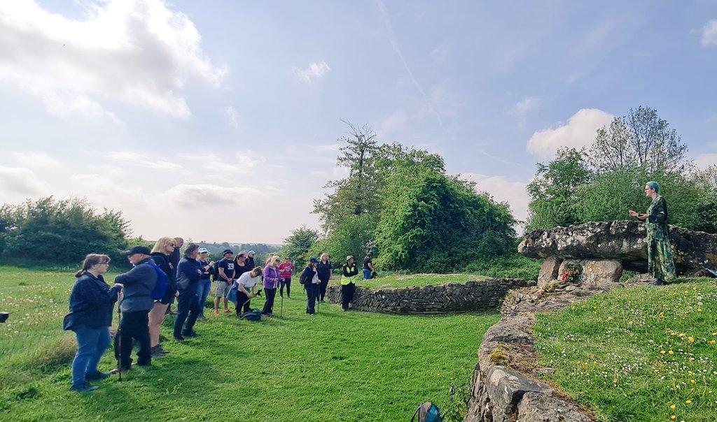 CTywydd's tweet photo. Another wonderful day leading another walk for @visitthevale #10daysinmay Fabulous walk, lovely people & great talks from Dr Karen Pierce at Tinkinswood burial chamber and Chris Flynn at Dyffryn Gardens..and lots of wild garlic again! #ValeOfGlamorgan #wildgarlicpesto https://t.co/UcJNKYafT7