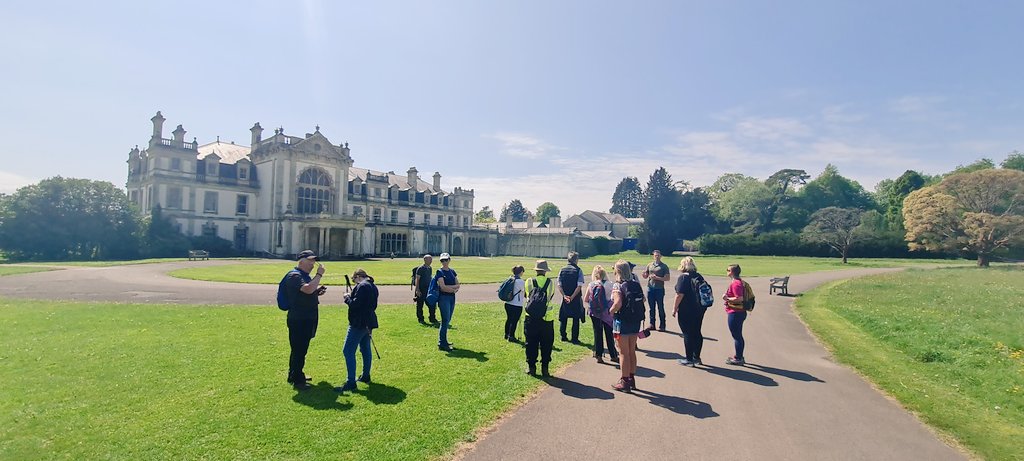 CTywydd's tweet photo. Another wonderful day leading another walk for @visitthevale #10daysinmay Fabulous walk, lovely people & great talks from Dr Karen Pierce at Tinkinswood burial chamber and Chris Flynn at Dyffryn Gardens..and lots of wild garlic again! #ValeOfGlamorgan #wildgarlicpesto https://t.co/UcJNKYafT7