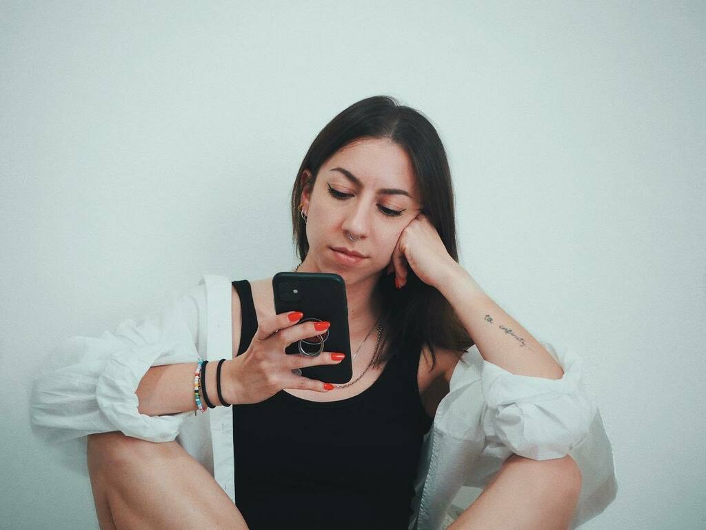 Laura tweet media